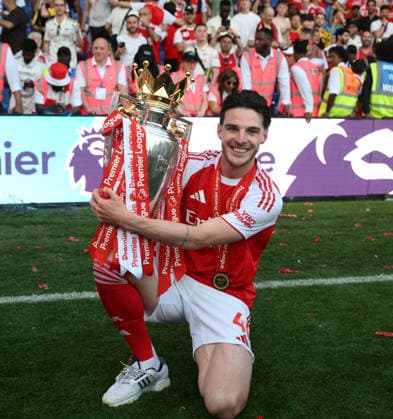 Crystal Palace v Arsenal Premier League Arsenal™s Declan Rice celebrates with the Premier League trophy during the Premier League match at Selhurst Park, London 24 05 2026 UK Newspapers OUT Copyright: xDanielxHamburyx FIL-23470-0203