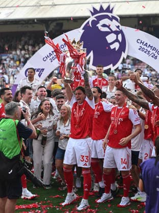 Crystal Palace v Arsenal Premier League Arsenal players lift the Premier League trophy during the Premier League match at Selhurst Park, London 24 05 2026 UK Newspapers OUT Copyright: xDanielxHamburyx FIL-23470-0313