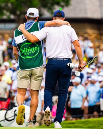 May 24, 2026, Mckinney, Texas, USA: Wyndham Clark celebrates his victory on the green in the final round at the CJ Cup Byron Nelson in McKinney. PGA, Golf Herren 2026: THE CJ CUP BYRON NELSON  - ZUMAg270 20260524_zsp_g270_023 Copyright: xCodyxGrubbsx