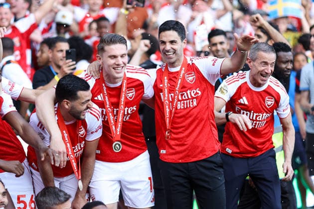 Crystal Palace v Arsenal 24 May 2026, London - Premier League Football - Crystal Palace v Arsenal - Arsenal manager Mikel Arteta celebrates victory alongside Viktor Gyokeres of Arsenal - Photo: Jacques Feeney Offside. London UK Copyright: xJacquesxFeeneyx xOffsidexOffside