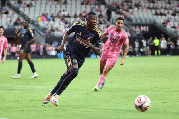 MIAMI, FL - MAY 24: Philadelphia Union defender Philippe Ndinga (20) chases down a rebound in the second half during the match between Philadelphia Union and Inter Miami CF on Sunday, May 24, 2026 at Nu Stadium in Miami, FL (Photo by Peter Joneleit Icon Sportswire) SOCCER: MAY 24 MLS, Fussball Herren, USA Inter Miami CF vs Philadelphia Union EDITORIAL USE ONLY Icon2605024034