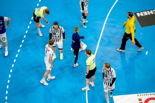 24.05.2026, xkkux, Handball, 1. HBL, Bergischer HC - THW Kiel, PSD-BANK Dome Düsseldorf: Wischpause am Kreis Nordrhein-Westfalen Deutschland