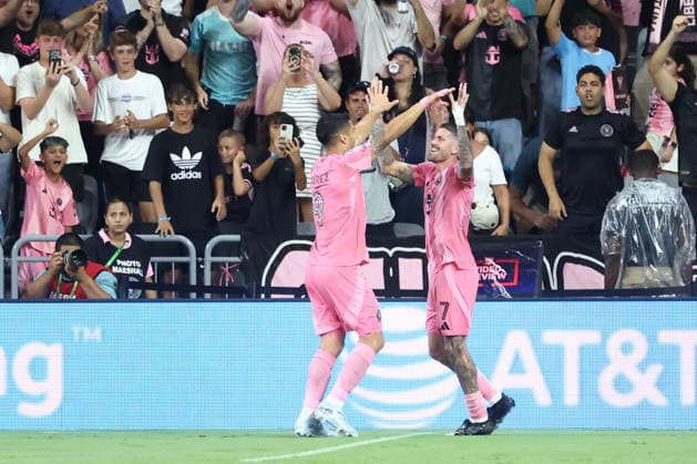 MIAMI, FL - MAY 24: Inter Miami CF midfielder Rodrigo de Paul (7) celebrates his goal in the second half during the match between Philadelphia Union and Inter Miami CF on Sunday, May 24, 2026 at Nu Stadium in Miami, FL (Photo by Peter Joneleit Icon Sportswire) SOCCER: MAY 24 MLS, Fussball Herren, USA Inter Miami CF vs Philadelphia Union EDITORIAL USE ONLY Icon2605024039