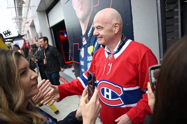 May 24, 2026, Montreal, Canada: FIFA President GIANNI INFANTINO wearing a Montreal Canadiens hockey jersey ahead of the 2026 World Cup, visiting the Oracle Red Bull Racing garage during the 2026 Formula 1 Canadian Grand Prix. F1 2026: Canada Grand Prix: Antonelli Wins  - ZUMAb177 20260524_aap_b177_092 Copyright: xTaidghxBarronx