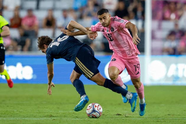 May 24, 2026, Miami, Florida, USA: Inter Miami forward GermoÂ¡n Berterame (19) and Philadelphia Union midfielder Benjamin Bender (16) battle for a ball during a Major League Soccer match between Inter Miami CF and Philadelphia Union at NU Stadium, Miami. Soccer 2026: Inter Miami CF 6:4 Philadelphia Union.  - ZUMAa257 20260524_zsp_a257_020 Copyright: xChrisxArjoonx