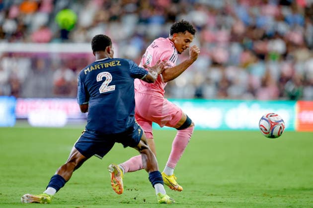 May 24, 2026, Miami, Florida, USA: Inter Miami defender Ian Fray (17) and Philadelphia Union defender Geiner MartoÂ­nez (2) battle for a ball during a Major League Soccer match between Inter Miami CF and Philadelphia Union at NU Stadium, Miami. Soccer 2026: Inter Miami CF 6:4 Philadelphia Union.  - ZUMAa257 20260524_zsp_a257_024 Copyright: xChrisxArjoonx