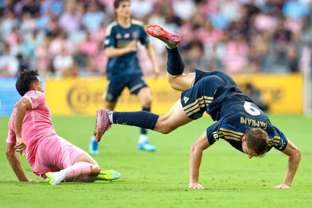 May 24, 2026, Miami, Florida, USA: Inter Miami defender GONZALO LUJAN (2) and Philadelphia Union forward BRUNO DAMIANI (9) clash during a Major League Soccer match between Inter Miami CF and Philadelphia Union at NU Stadium inMiami. Soccer 2026: Inter Miami 6:4 Philadelphia Union  - ZUMAa257 20260524_zsp_a257_005 Copyright: xChrisxArjoonx