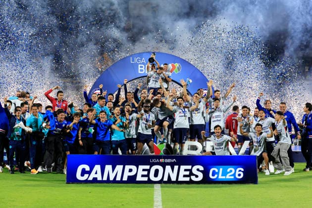 LIGA BBVA MX TORNEO CLAUSURA 2026 FINAL LIGA BBVA MX TORNEO CLAUSURA 2026 FINAL PUMAS VS CRUZ AZUL 24052026 MEXICO CITY, MEXICO. Photo of players of Cruz Azul celebrating with the champion trophy, after defeating Pumas in the final of the Liga BBVA MX Torneo Clausura 2026, held at the Estadio Olimpico of Mexico City. Foto de jugadores de Cruz Azul celebrando con el trofeo de campeon, luego de derrotar a Pumas en la final de la Liga BBVA MX Torneo Clausura 2026, celebrada en el Estadio Olimpico de la Ciudad de Mexico. PHOTO BY IMAGENSHOP AGENCIA FOTOGRAFICA MEXICO CITY MEXICO CITY MEXICO Copyright: xJorgexReyesx