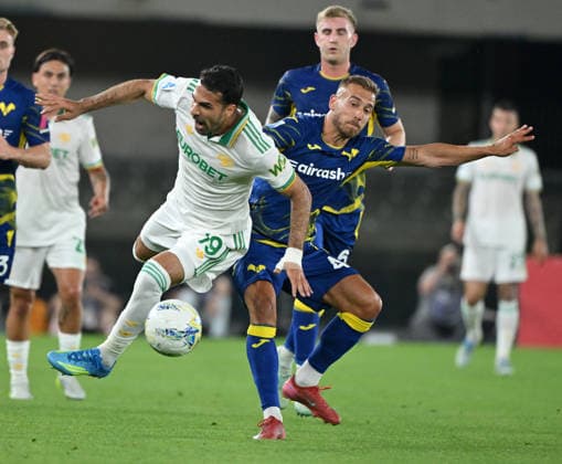 (260525) -- VERONA, May 25, 2026 -- Roma s Zeki Celik (L) vies with Hellas Verona s Sandi Lovric during a Serie A soccer match between Hellas Verona and Roma in Verona, Italy, May 24, 2026. (Photo by Xinhua) (SP)ITALY-VERONA-FOOTBALL-SERIE A-HELLAS VERONA VS ROMA AlbertoxLingria 