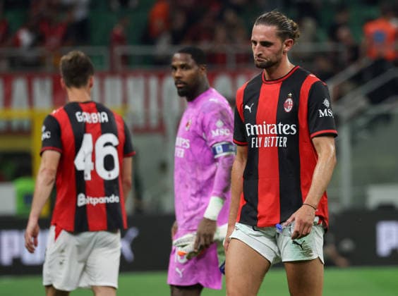 Foto IPP Roberto Bregani Milano 24-05-2026 Calcio Campionato di Serie A 2025 2026, Milan- Cagliari Nella foto la delusione di Adrien Rabiot del Milan al termine della gara. Italy Photo Press World Copyright. italy ITALY  Copyright: xR4924_italyphotopressx