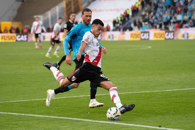 River Plate v Belgrano - Final: Torneo Apertura 2026 River s Fausto Vera prepares to strike the ball during the 2026 League Cup final between River Plate and Belgrano at the Mario Alberto Kempes Stadium in Cordoba, Argentina, on May 24, 2026. Cordoba Argentina  Copyright: xPabloxEliasx originalFilename:elias-river260524_npavB.jpg