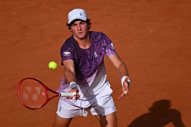 2026 French Open - Joao Fonseca Joao Fonseca (BRA) during his first round match at the 2026 Roland-Garros tournament in Paris, FRANCE, on May 24, 2026. Photo by Corinne Dubreuil ABACAPRESS.COM PARIS  Copyright: xDubreuilxCorinne ABACAx