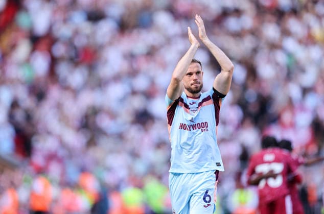 Brentford s Jordan Henderson applauds the Liverpool fans Liverpool v Brentford, Premier League, Football, Anfield, Liverpool, UK - 24 May 2026Liverpool Anfield United Kingdom EDITORIAL USE ONLY No use with unauthorised audio, video, data, fixture lists, club league logos or live services. Online in-match use limited to 120 images, no video emulation. No use in betting, games or single club league player publications.  Copyright: xAlexxDodd Shutterstockx 16889846dn