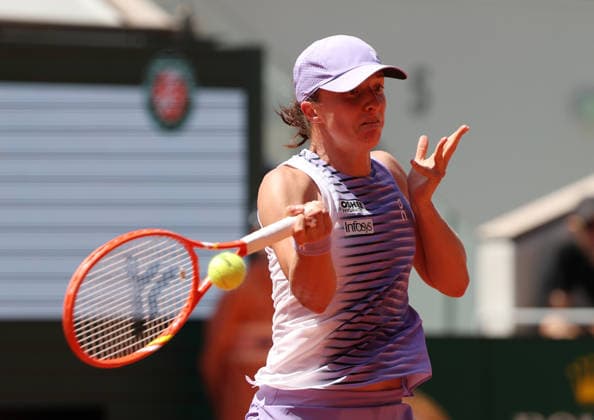 May 25, 2026, Paris, Ile De France, Francja: IGA SWIATEK of Poland during the match against E. Jones of Australia in the first round of tennis tournament Roland Garros, Paris, France. Swiatek won 6:1, 6:2. Tennis, Roland Garros 2026 - Iga Swiatek 6:1, 6:2  - ZUMAc278 20260525_zsp_c278_010 Copyright: xMarcinxCholewinskix