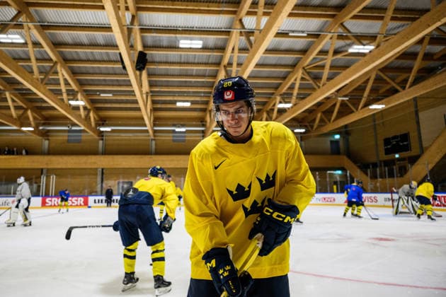 260525 AndrÃ Petersson of Sweden at a practice session during the 2026 IIHF Ice hockey, Eishockey World Championship, WM, Weltmeisterschaft on May 25, 2026 in Fribourg. Photo: Jesper Zerman BILDBYRAN kod JZ JZ0728 ishockey ice hockey ishockey-vm 2026 vm 2026 iihf world championship träning practice sverige sweden day 11 bbeng Copyright: JESPERxZERMAN BB260525JZ032