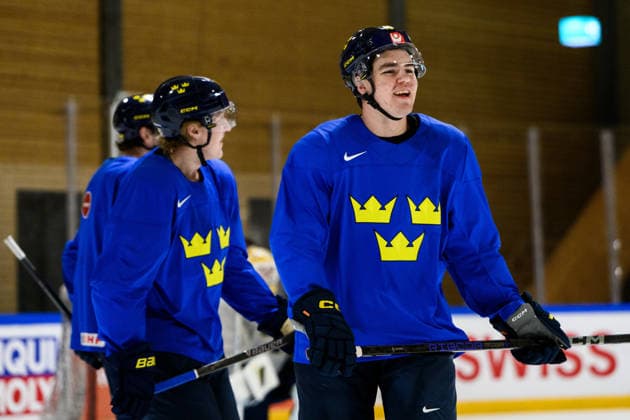 260525 Anton Frondell of Sweden at a practice session during the 2026 IIHF Ice hockey, Eishockey World Championship, WM, Weltmeisterschaft on May 25, 2026 in Fribourg. Photo: Jesper Zerman BILDBYRAN kod JZ JZ0728 ishockey ice hockey ishockey-vm 2026 vm 2026 iihf world championship träning practice sverige sweden day 11 bbeng Copyright: JESPERxZERMAN BB260525JZ039