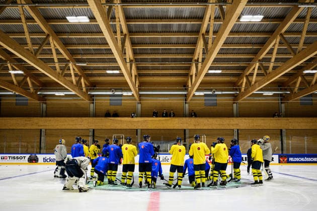260525 Players of Sweden at a practice session during the 2026 IIHF Ice hockey, Eishockey World Championship, WM, Weltmeisterschaft on May 25, 2026 in Fribourg. Photo: Jesper Zerman BILDBYRAN kod JZ JZ0728 ishockey ice hockey ishockey-vm 2026 vm 2026 iihf world championship träning practice sverige sweden day 11 bbeng Copyright: JESPERxZERMAN BB260525JZ042