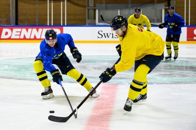 260525 Albert Johansson and Jacob Larsson of Sweden at a practice session during the 2026 IIHF Ice hockey, Eishockey World Championship, WM, Weltmeisterschaft on May 25, 2026 in Fribourg. Photo: Jesper Zerman BILDBYRAN kod JZ JZ0728 ishockey ice hockey ishockey-vm 2026 vm 2026 iihf world championship träning practice sverige sweden day 11 bbeng Copyright: JESPERxZERMAN BB260525JZ044