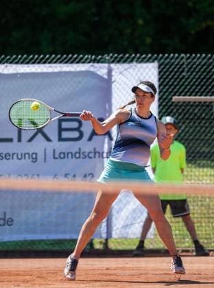 TENNIS 58. HENNER-HENKEL-TURNIER ** NUR FÜR REDAKTIONELLE ZWECKE ** EDITORIAL USE ONLY **<p>25 05 2026-Erfurt: Tennis 58. Henner-Henkel-Gedaechtnisturnier im Foto: Sabrina Rittberger (Münchner Sportclub BTV), im Bild, gewinnt das Damen-Finale gegen Julia Zhu (Tennis-Club SCC Berlin TVBB)( Deutschland Thueringen Erfurt Copyright: SaschaxFromm