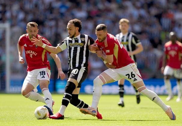 Jodi Jones of Notts County in action against Ryan Graydon of Salford City (right) Notts County v Salford City, EFL Sky Bet League Two, Play-Off Final, Football, Wembley Stadium, London, UK - 25 May 2026London Wembley Stadium United Kingdom EDITORIAL USE ONLY No use with unauthorised audio, video, data, fixture lists, club league logos or live services. Online in-match use limited to 120 images, no video emulation. No use in betting, games or single club league player publications. Copyright: xJedxLeicester Shutterstockx 16889927ae