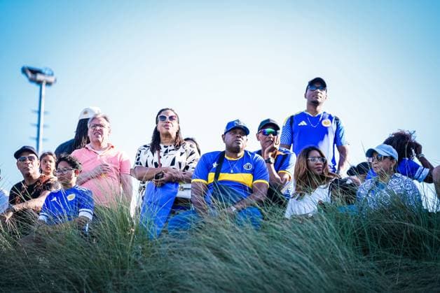 NOORDWIJK , 25-05-2026 , Sportpark S.J.C. , season 2025 2026 , Curacao Dutch International football , Training session Curacao in preparation for FIFA World Cup, WM, Weltmeisterschaft, Fussball 2026 , picture shows fans of Curacao watching the training Training Curacao 25-05-2026  x203964284x Copyright: