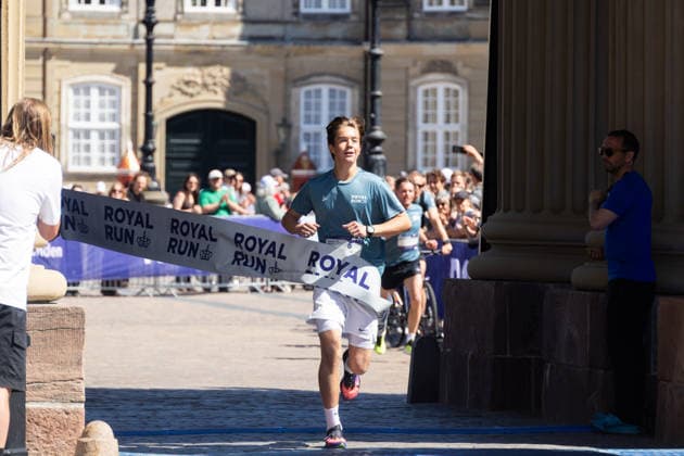 Royal Run In Copenhagen Prince Vincent of Denmark crosses the finish line after the One Mile Family Mile during the Royal Run in Copenhagen, Denmark, on May 25, 2026. This is the eighth time the Royal Run is held across the country. Royal Run 2026 has the highest number of registered participants ever, with 112,450 registered in the five host cities. Copenhagen Denmark  Copyright: xKristianxTuxenxLadegaardxBergx originalFilename:berg-royalrun260525_nplIk.jpg