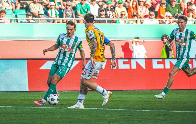 Fussball Österreich, Admiral Bundesliga Europacup-Playoff Finale ECL 2025 2026, SK Rapid Wien vs. SV Oberbank Ried - Allianz Stadion (Weststadion, Wien Hütteldorf): Nikolaus Wurmbrand Copyright: xLukasxBierederx
