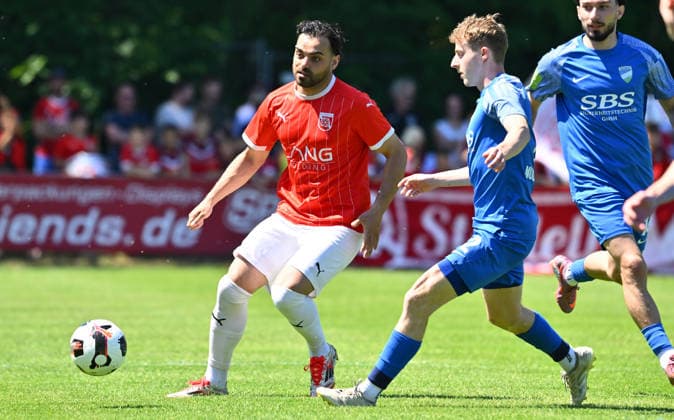 25.05.2026 - Fussball - Saison 2025 2026 - Relegation Oberliga Bayern Bayernliga Landesliga : FSV Stadeln - FC Eintracht Münchberg - - xwoxzix - Marco Weber (22, FSV Stadeln ) Sven Hofmann (2, FC Eintracht Münchberg )