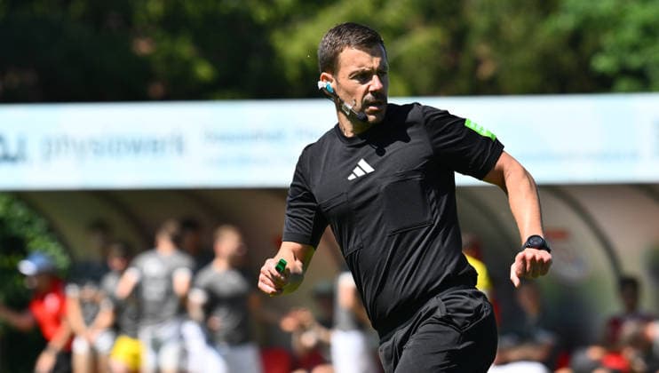 25.05.2026 - Fussball - Saison 2025 2026 - Relegation Oberliga Bayern Bayernliga Landesliga : FSV Stadeln - FC Eintracht Münchberg - - xwoxzix - Manuel Steigerwald (Schiedsrichter)