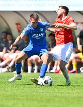 25.05.2026 - Fussball - Saison 2025 2026 - Relegation Oberliga Bayern Bayernliga Landesliga : FSV Stadeln - FC Eintracht Münchberg - - xwoxzix - Jonas Köhler (5, FC Eintracht Münchberg ) Leon Rukiqi (27, FSV Stadeln )