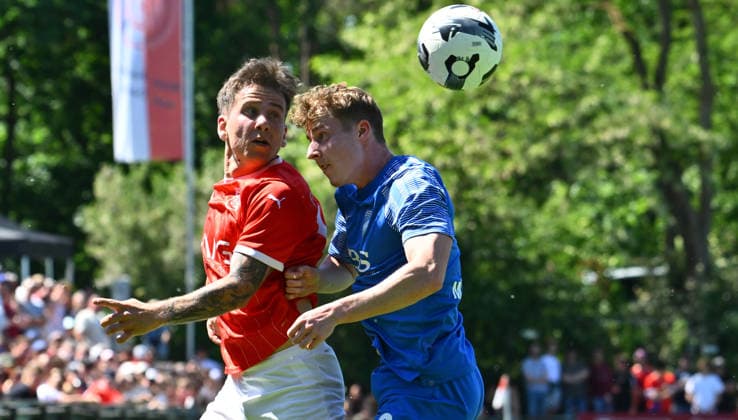25.05.2026 - Fussball - Saison 2025 2026 - Relegation Oberliga Bayern Bayernliga Landesliga : FSV Stadeln - FC Eintracht Münchberg - - xwoxzix - Marco Hennemann (15, FSV Stadeln ) Sven Hofmann (2, FC Eintracht Münchberg )