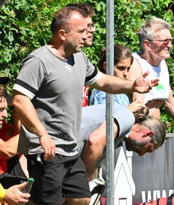 25.05.2026 - Fussball - Saison 2025 2026 - Relegation Oberliga Bayern Bayernliga Landesliga : FSV Stadeln - FC Eintracht Münchberg - - xwoxzix - Manfred Dedaj (Trainer, FSV Stadeln )