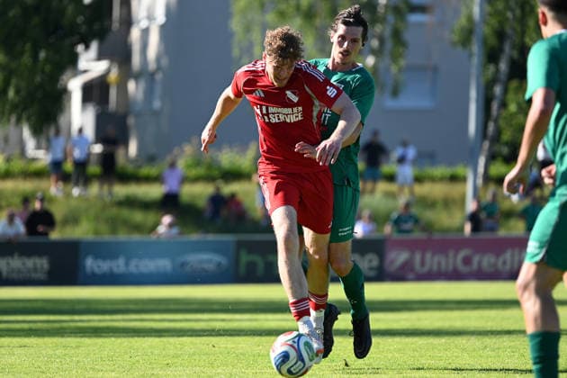 25.05.2025 - Fussball - Saison 2024 2025 - Relegation Oberliga Bayern Bayernliga Landesliga : ATSV Erlangen - TSV Großbardorf - LuPf - xluxpfx - Drazen Misic (12, ATSV Erlangen ) im Zweikampf mit Joe Etzel (15, TSV Großbardorf ) (von links)