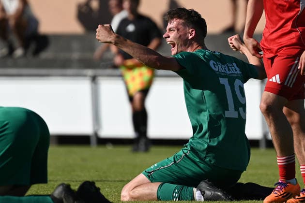 25.05.2025 - Fussball - Saison 2024 2025 - Relegation Oberliga Bayern Bayernliga Landesliga : ATSV Erlangen - TSV Großbardorf - LuPf - xluxpfx - Jonas Hau (19, TSV Großbardorf ) Jubel Freude nach Spielende