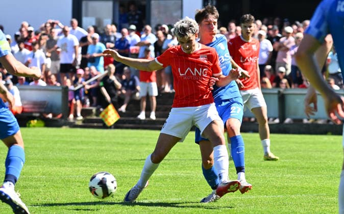 25.05.2026 - Fussball - Saison 2025 2026 - Relegation Oberliga Bayern Bayernliga Landesliga : FSV Stadeln - FC Eintracht Münchberg - - xwoxzix - Taylan Avci (16, FSV Stadeln ) Paul Bienek (27, FC Eintracht Münchberg )
