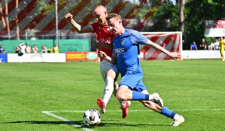 25.05.2026 - Fussball - Saison 2025 2026 - Relegation Oberliga Bayern Bayernliga Landesliga : FSV Stadeln - FC Eintracht Münchberg - - xwoxzix - Kevin Michels (21, FSV Stadeln ) Sven Hofmann (2, FC Eintracht Münchberg )