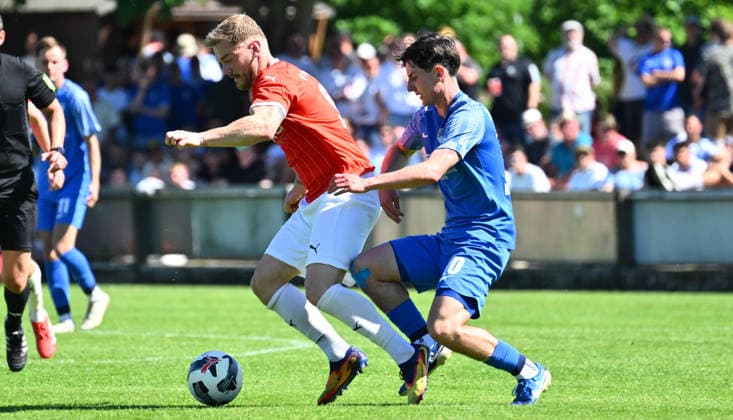 25.05.2026 - Fussball - Saison 2025 2026 - Relegation Oberliga Bayern Bayernliga Landesliga : FSV Stadeln - FC Eintracht Münchberg - - xwoxzix - Leon Siefert (9, FSV Stadeln ) Marvin Nöske (10, FC Eintracht Münchberg )