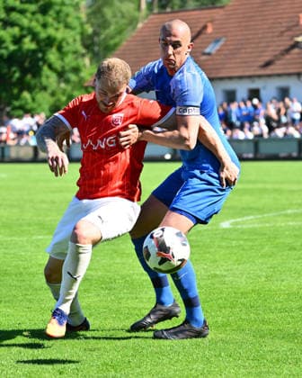 25.05.2026 - Fussball - Saison 2025 2026 - Relegation Oberliga Bayern Bayernliga Landesliga : FSV Stadeln - FC Eintracht Münchberg - - xwoxzix - Leon Siefert (9, FSV Stadeln ) Julian Ott (4, FC Eintracht Münchberg )