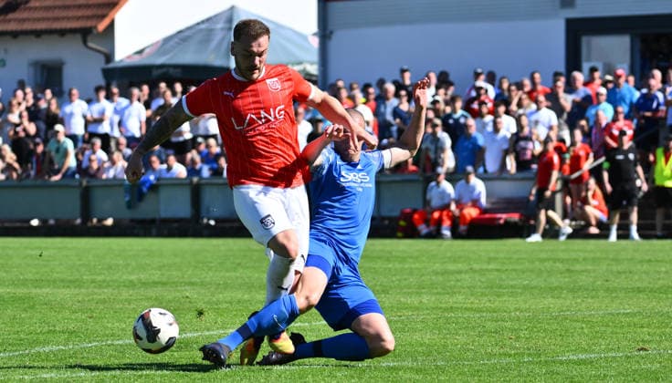 25.05.2026 - Fussball - Saison 2025 2026 - Relegation Oberliga Bayern Bayernliga Landesliga : FSV Stadeln - FC Eintracht Münchberg - - xwoxzix - Leon Siefert (9, FSV Stadeln ) Julian Ott (4, FC Eintracht Münchberg )