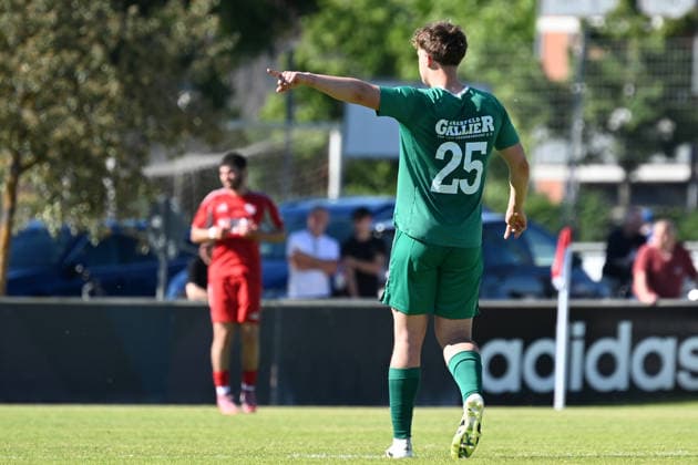 25.05.2025 - Fussball - Saison 2024 2025 - Relegation Oberliga Bayern Bayernliga Landesliga : ATSV Erlangen - TSV Großbardorf - LuPf - xluxpfx - Linus Steinmetzer (25, TSV Großbardorf ) zeigt deutet