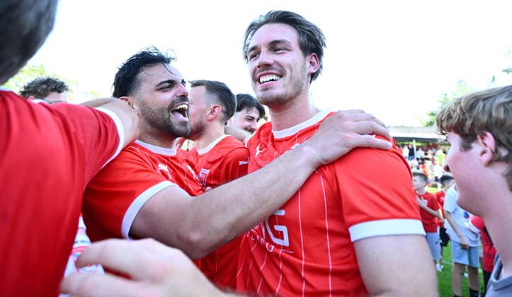 25.05.2026 - Fussball - Saison 2025 2026 - Relegation Oberliga Bayern Bayernliga Landesliga : FSV Stadeln - FC Eintracht Münchberg - - xwoxzix - Mannschaft Team Stadeln - Jubel Freude nach Spielende - Marco Weber (22, FSV Stadeln ) Jonas Köstler (10, FSV Stadeln )