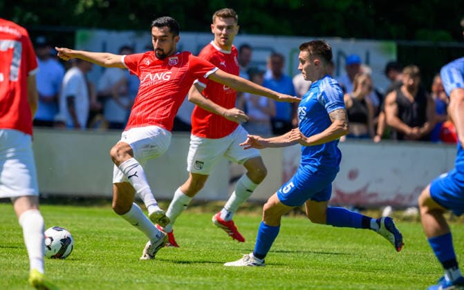 25.05.2026 - Fussball - Saison 2025 2026 - Relegation Oberliga Bayern Bayernliga Landesliga : FSV Stadeln - FC Eintracht Münchberg - - xwoxzix - Salim Ahmed (13, FSV Stadeln ) Jonas Köhler (5, FC Eintracht Münchberg , rechts )