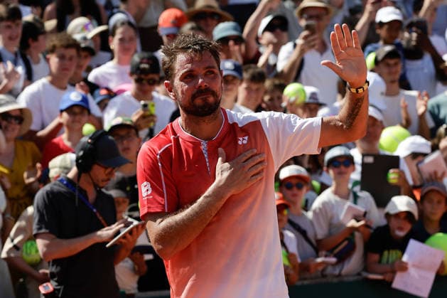 French Open - Stan Wawrinka (SUI) applauds the fans during at the 2026 Roland-Garros tournament in Paris, FRANCE, on May 25 - 2026 *** French Open Stan Wawrinka SUI applauds the fans during at the 2026 Roland Garros tournament in Paris, FRANCE, on May 25 2026 Copyright: AntonioxBorga