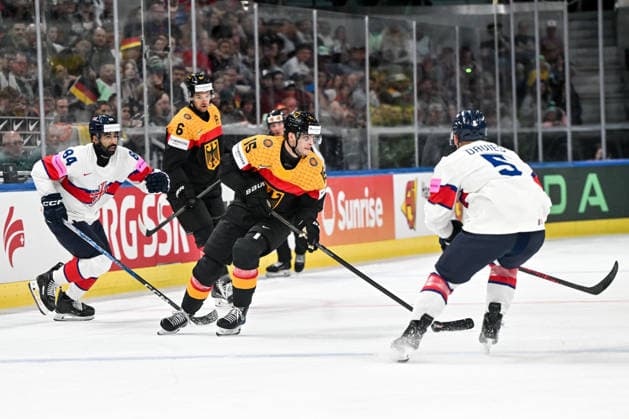 ZURICH, SWITZERLAND - MAY 25: Stefan Loibl of Germany in action during the 2026 IIHF Ice hockey, Eishockey World Championship, WM, Weltmeisterschaft Switzerland game between Germany and Great Britain at Swiss Life Arena on May 25, 2026 in Zurich, Zurich. Zurich Swiss Life Arena Zurich Switzerland Copyright: xJustPictures.ch AndreaxBrancax jp-en-EuSpIm-JP7_ANB_Sui_Hung_25052026_5655