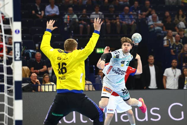 Handball I Herren I Saison 2025 2026 I Bundesliga I 32. Spieltag I HSV Hamburg - FRISCH AUF! Göppingen I 25.05.2026 Robin Haug (16, HSV Hamburg) Franko Lastro (28, Frisch Auf Göppingen) Hamburg Barclaycard Arena Hamburg Deutschland Copyright: xLobeca RalfxHomburgx