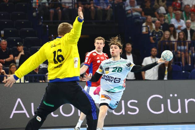 Handball I Herren I Saison 2025 2026 I Bundesliga I 32. Spieltag I HSV Hamburg - FRISCH AUF! Göppingen I 25.05.2026 Robin Haug (16, HSV Hamburg) Franko Lastro (28, Frisch Auf Göppingen) Hamburg Barclaycard Arena Hamburg Deutschland Copyright: xLobeca RalfxHomburgx