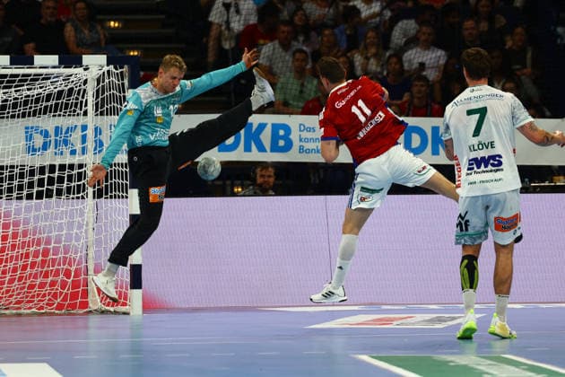 Handball I Herren I Saison 2025 2026 I Bundesliga I 32. Spieltag I HSV Hamburg - FRISCH AUF! Göppingen I 25.05.2026 Kristian Saeveras (12, Frisch Auf Göppingen) Nicolaj Jorgensen (11, HSV Hamburg) Hamburg Barclaycard Arena Hamburg Deutschland Copyright: xLobeca RalfxHomburgx