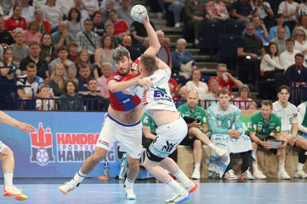 Handball Daikin Handball Bundesliga 2025 2026 - Handball Verein Hamburg vs. FA Göppingen Jacob Arenth Lassen (Hamburg),Oskar Neudeck (Goeppingen), Barclays Arena Hamburg