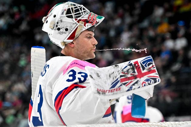 ZURICH, SWITZERLAND - MAY 25: goalkeeper Ben Bowns of Great Britain takes a break during the 2026 IIHF Ice hockey, Eishockey World Championship, WM, Weltmeisterschaft Switzerland game between Germany and Great Britain at Swiss Life Arena on May 25, 2026 in Zurich, Zurich. Zurich Swiss Life Arena Zurich Switzerland Copyright: xJustPictures.ch AndreaxBrancax jp-en-EuSpIm-JP7_ANB_Sui_Hung_25052026_5754