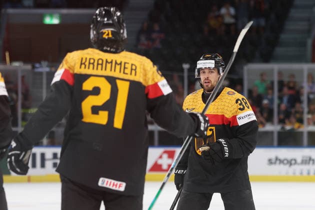 25.05.2026 Swiss Life Arena Zuerich , SCHWEIZ, Herren Eishockey IIHF World Championship, WM, Weltmeisterschaft Zurich 2026 Gruppe A GER - GBR Torjubel Nicolas Krammer - Fabio Wagner (GER) nach dem Treffer zum 3:0